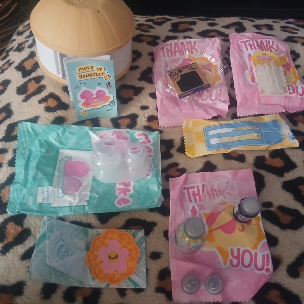 NIB Miniverse Home Mold It Yourself Pink Mushroom Candles Rare All Included